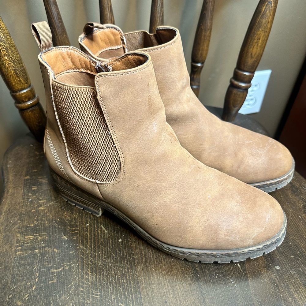 Tan Airwalk Ankle Boots